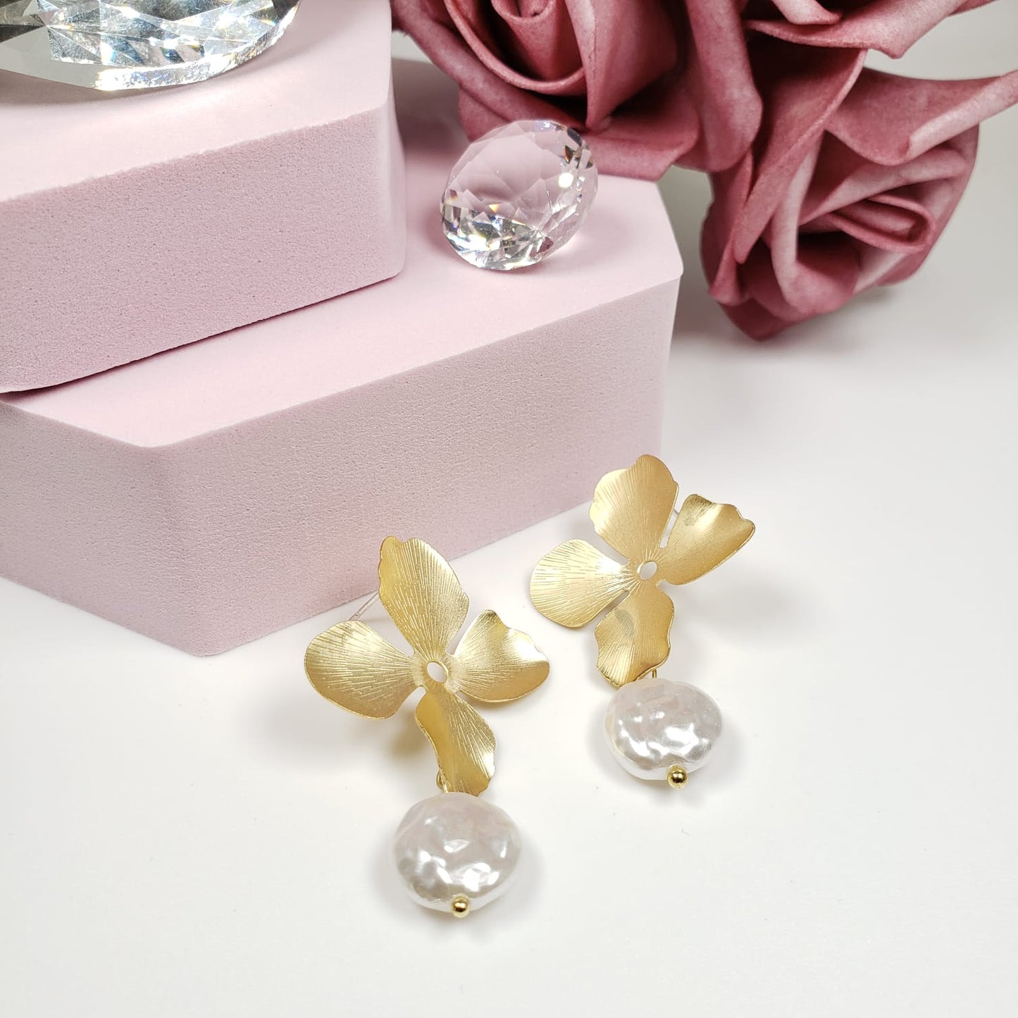 Simple Gold Floral Stud Earrings (ESE 1014)