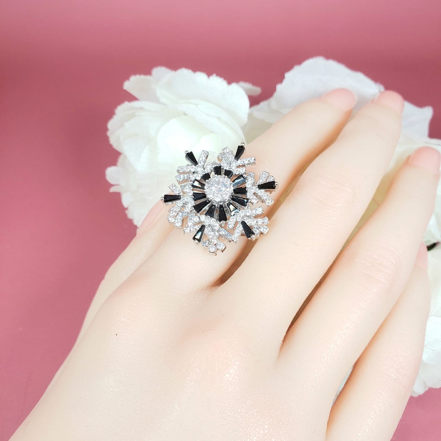 Whirling Snowflake Rings (R 4018)