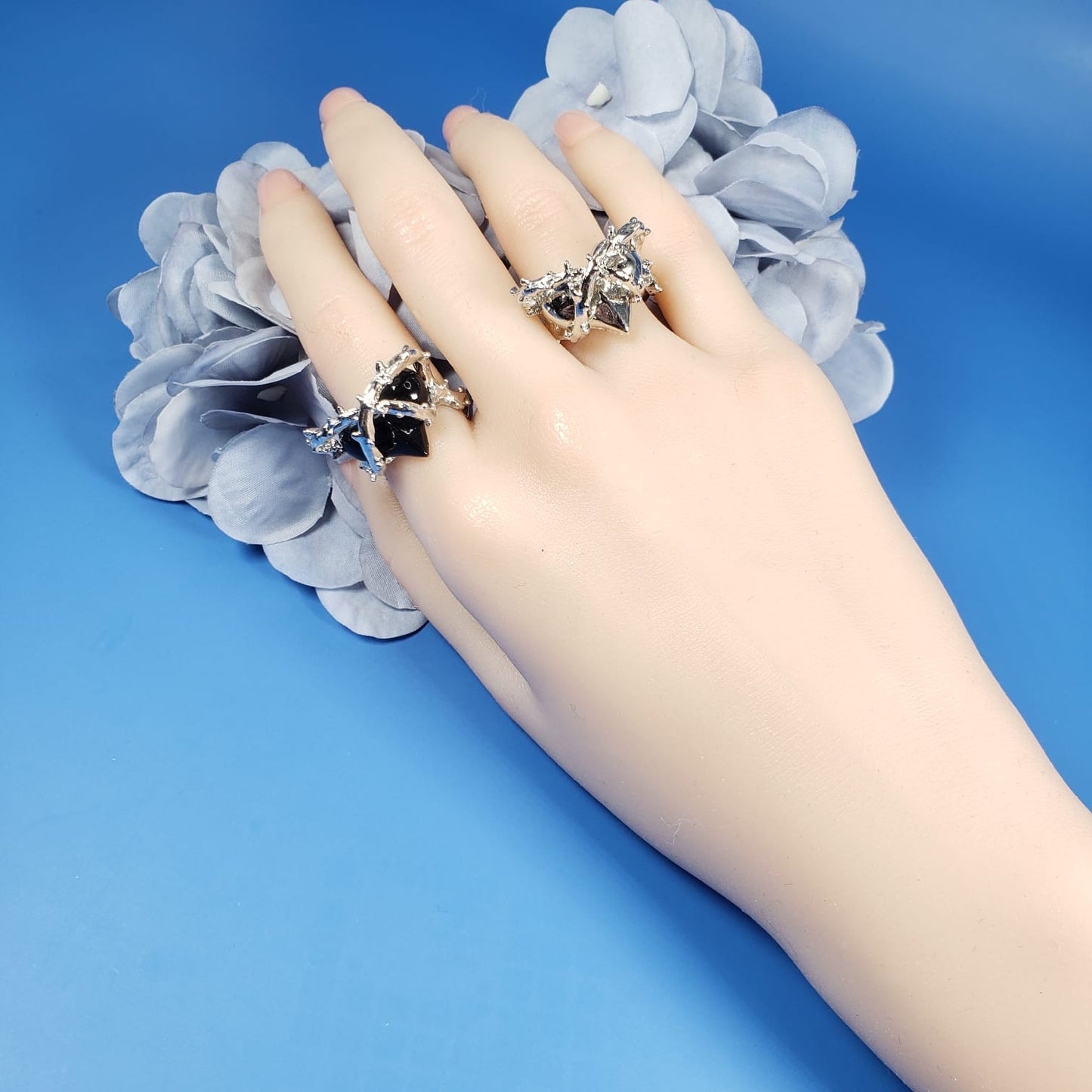 Heart Of Thorns Couple Rings (R 4008)