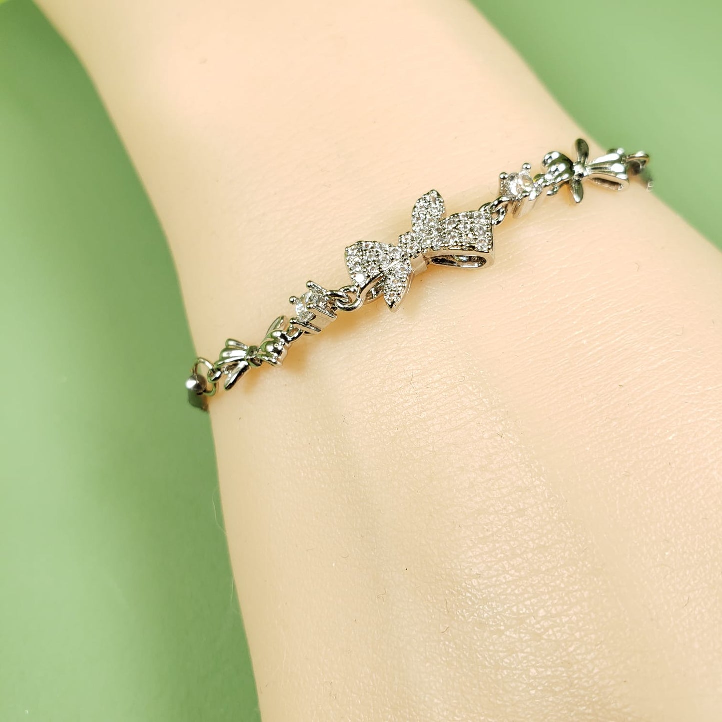 Bowtie Chain Bracelet (BC 7206)