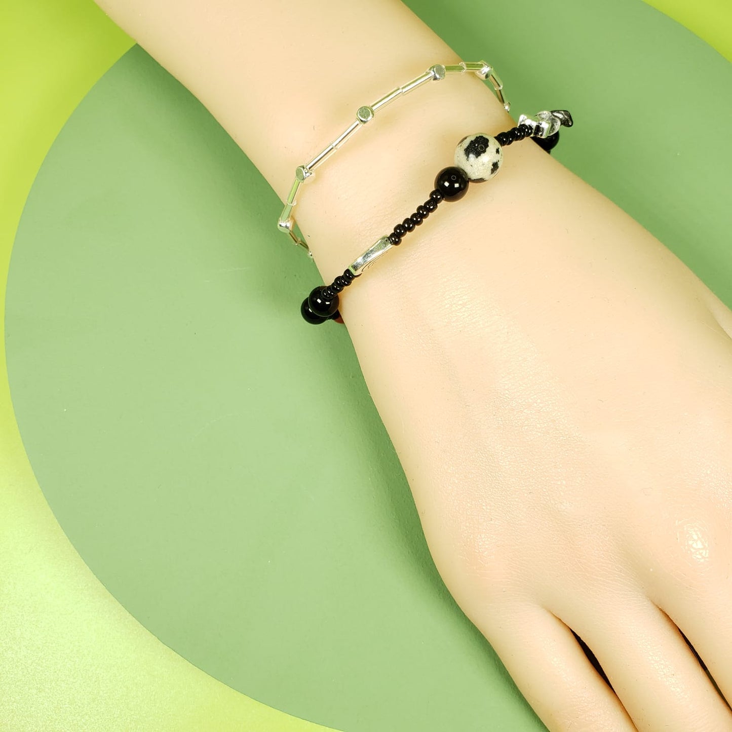 Simple Double Heart Beaded Bracelets (BBE 6206)