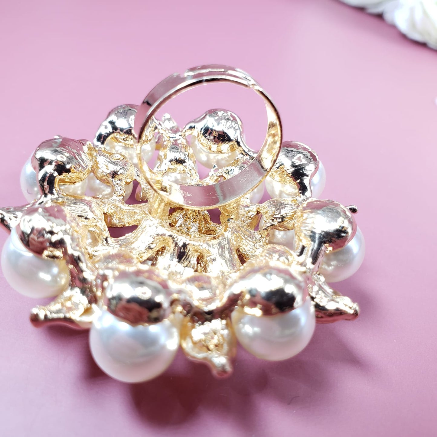 Pompous Pearl Flower Rings (R 4015)