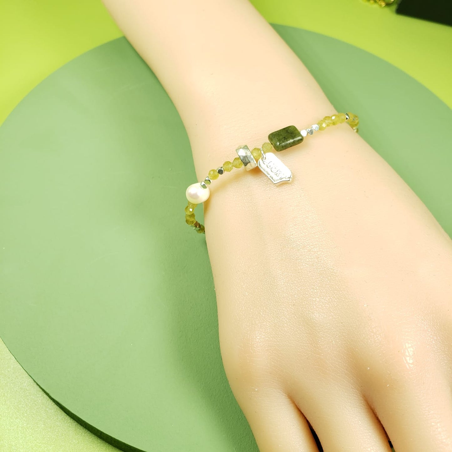 Simple Green Crystal Beaded Bracelets (BBE 6208)