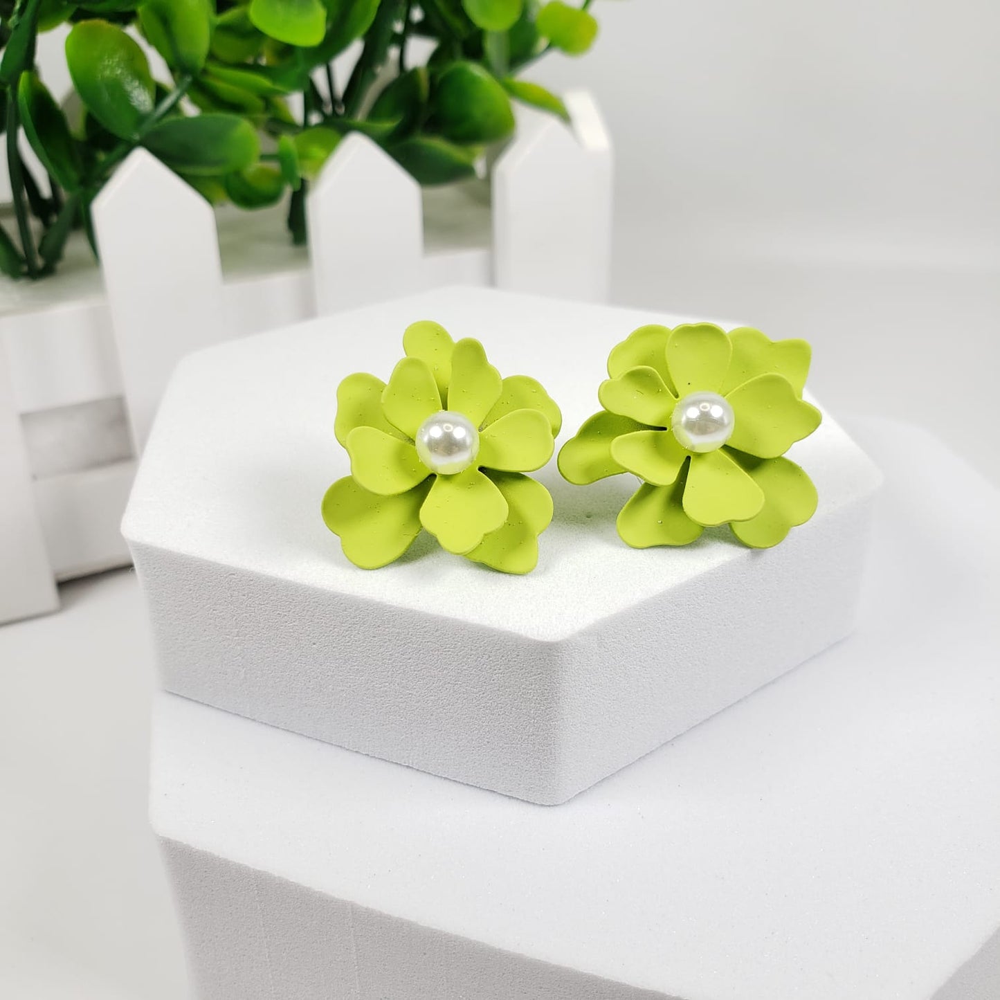Green Flower Stud Earrings (ESE 1020)