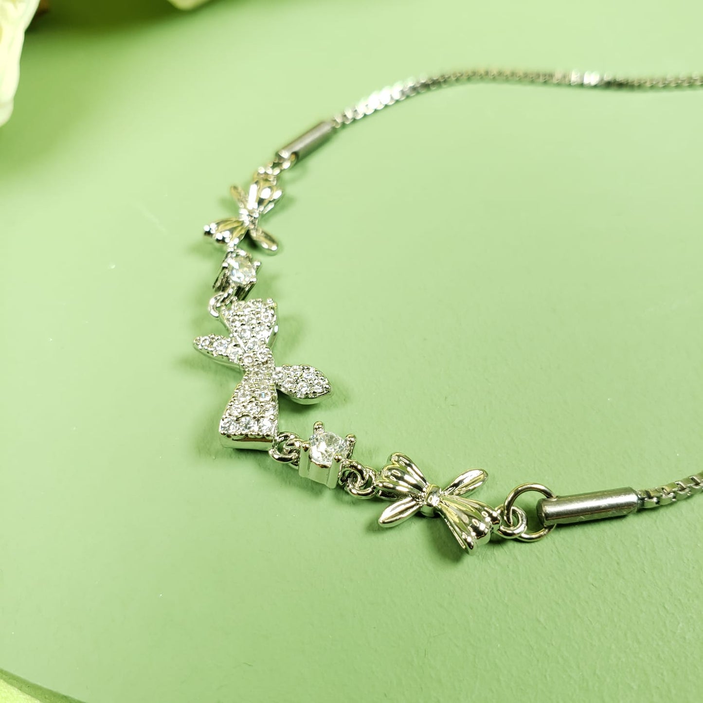 Bowtie Chain Bracelet (BC 7206)