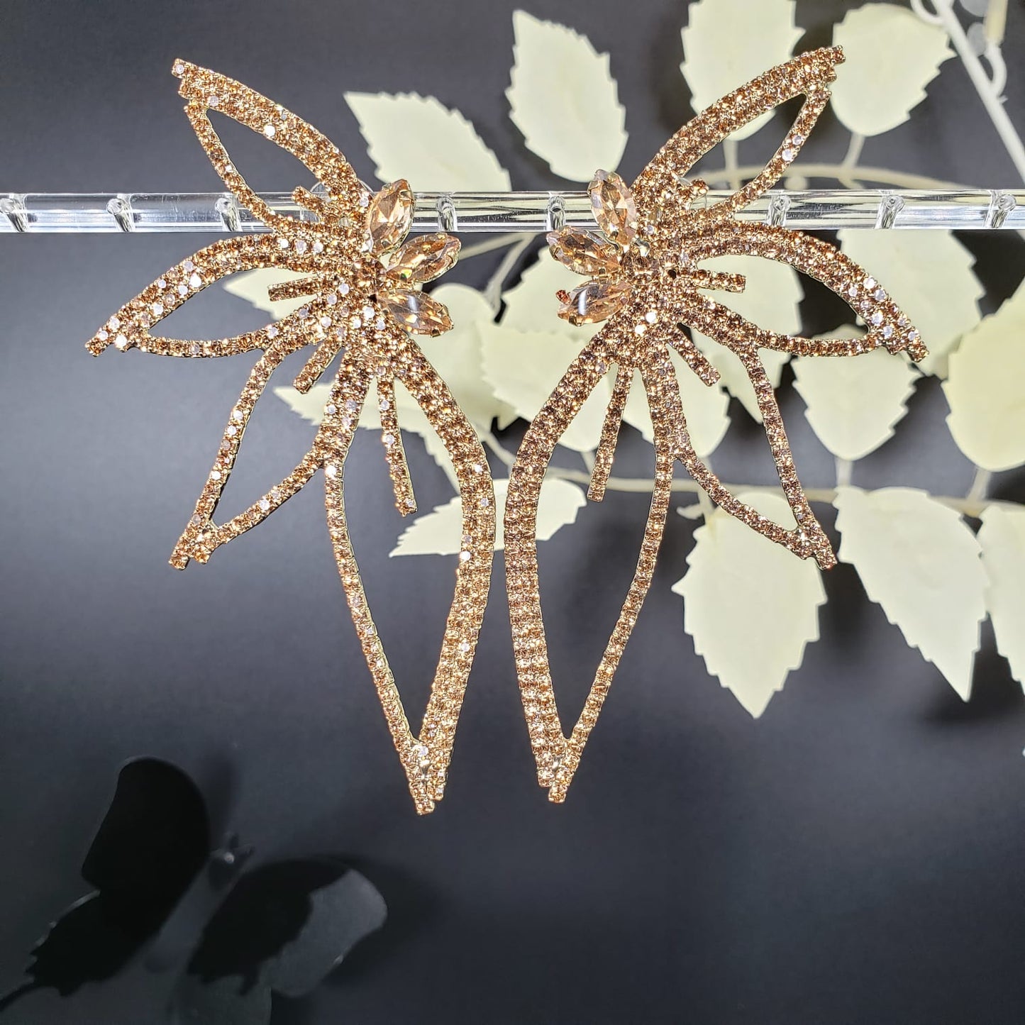 Pompous Flower Drop Earrings (EDE 2337)