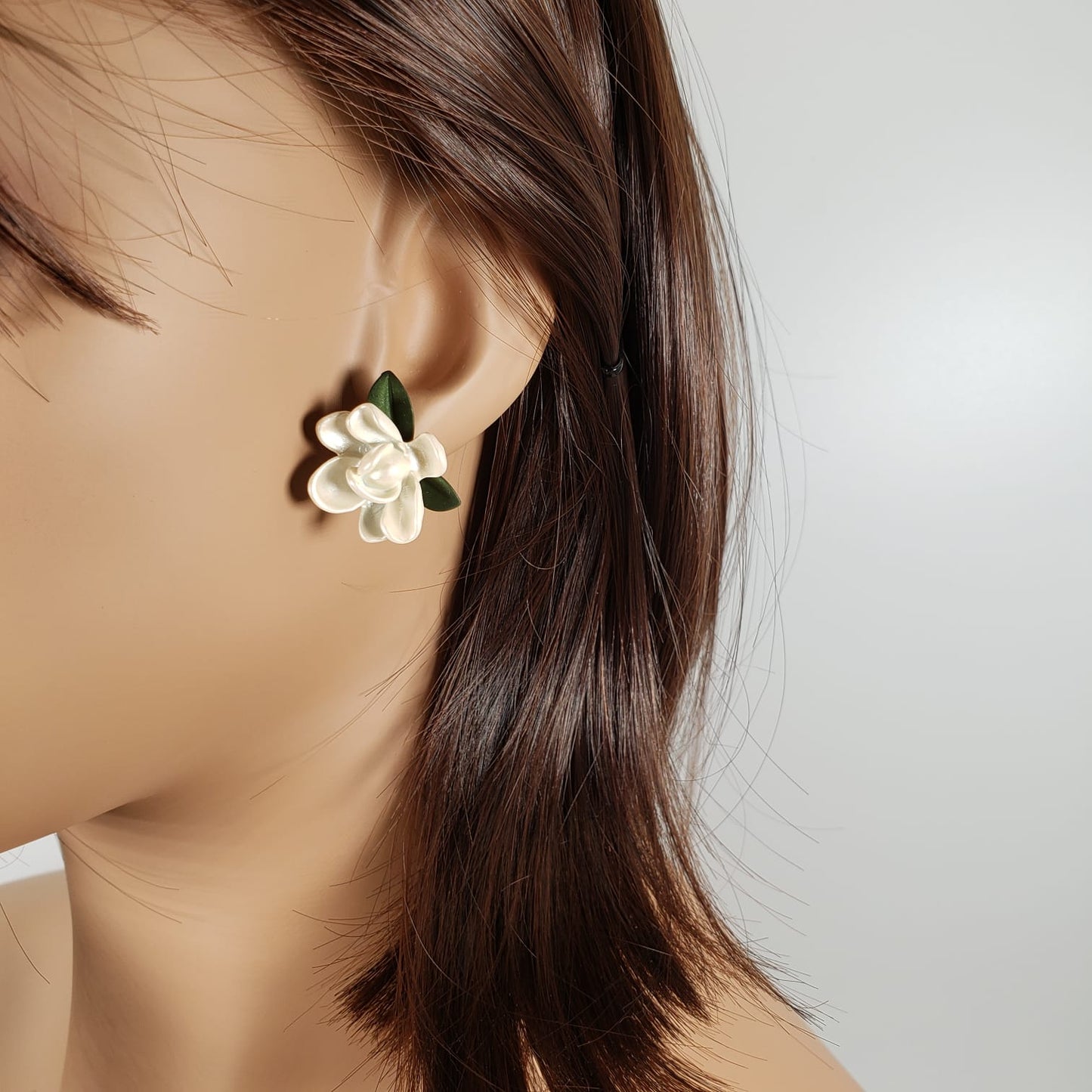 Flower Design Stud Earrings (ESE 1015)