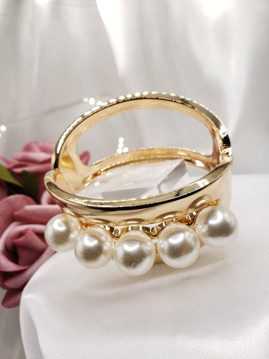 5 Pearls Cuff Bracelets