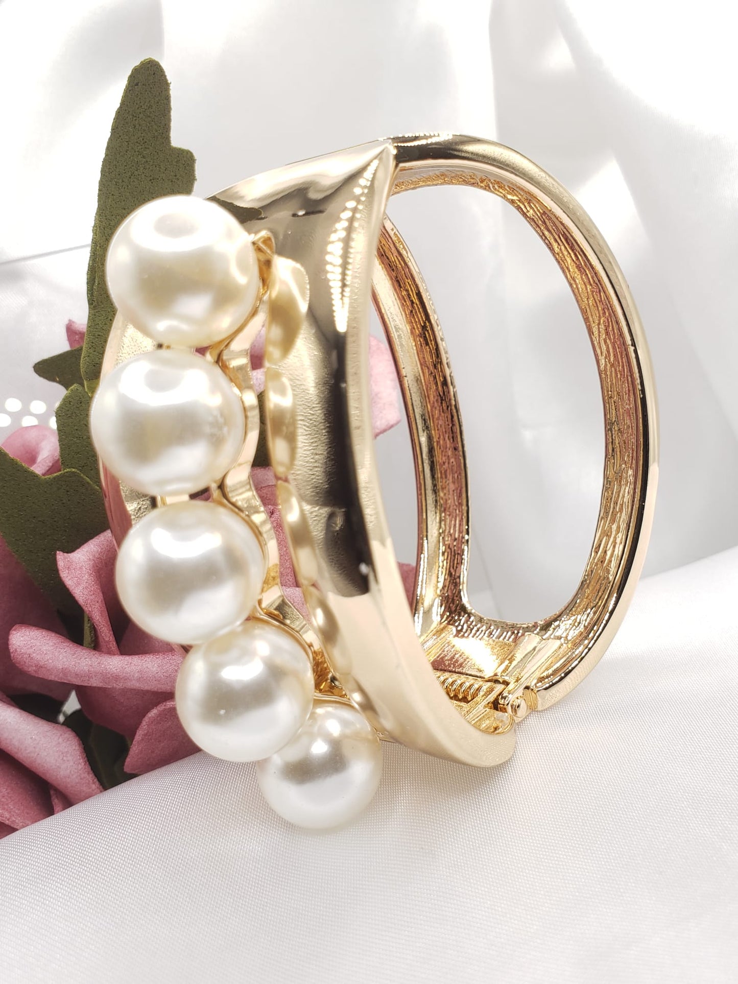 5 Pearls Cuff Bracelets