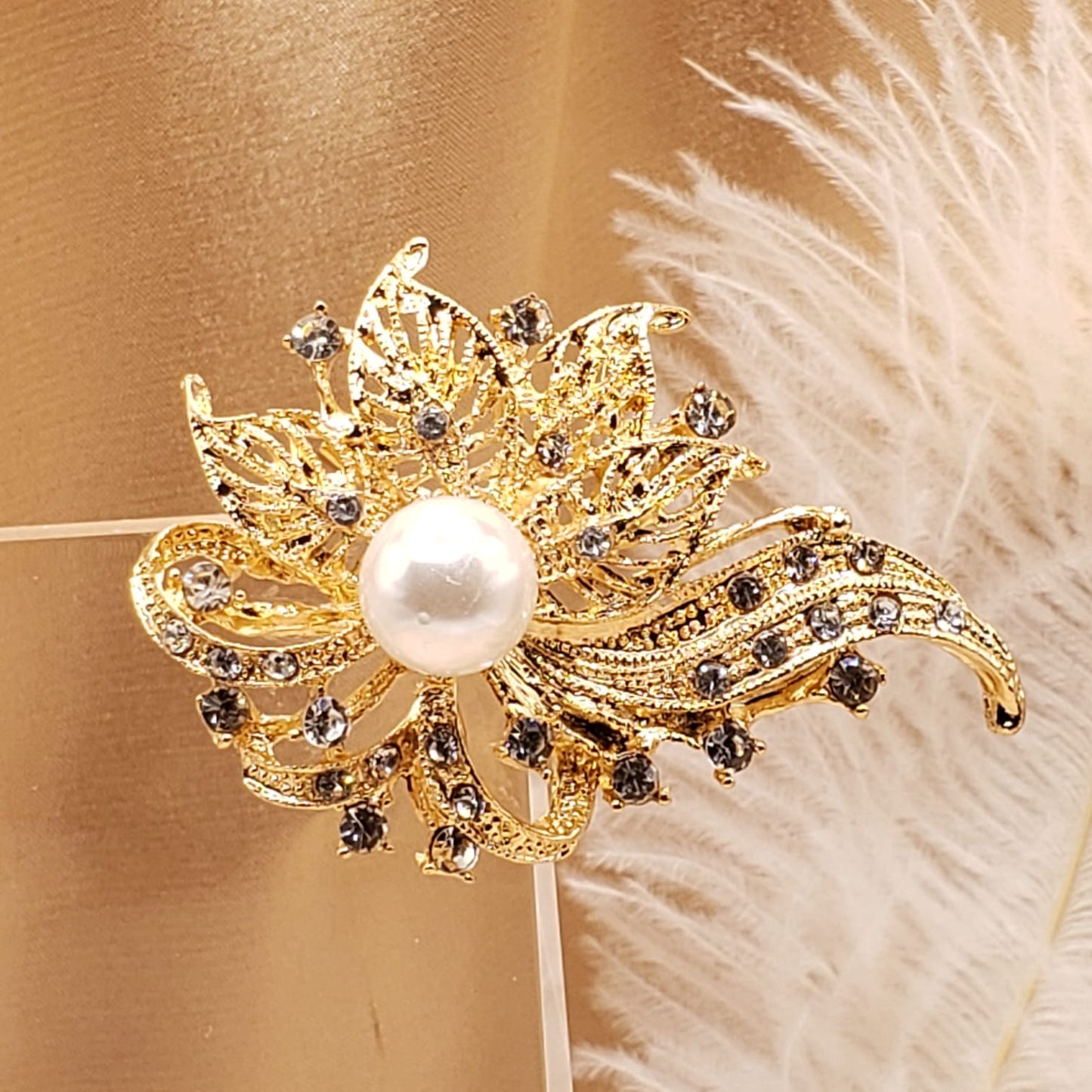 Elegant Floral Brooche