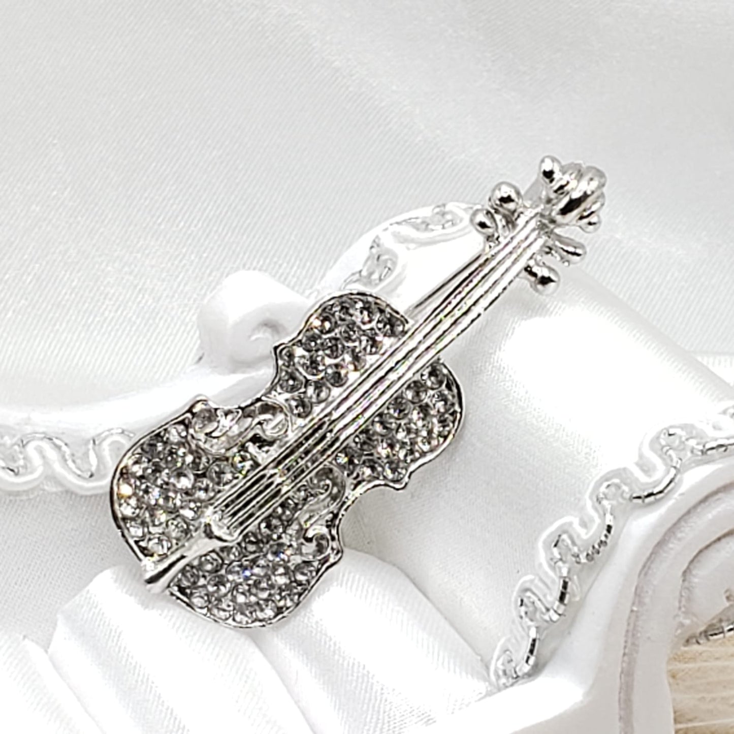 Guitar Brooche