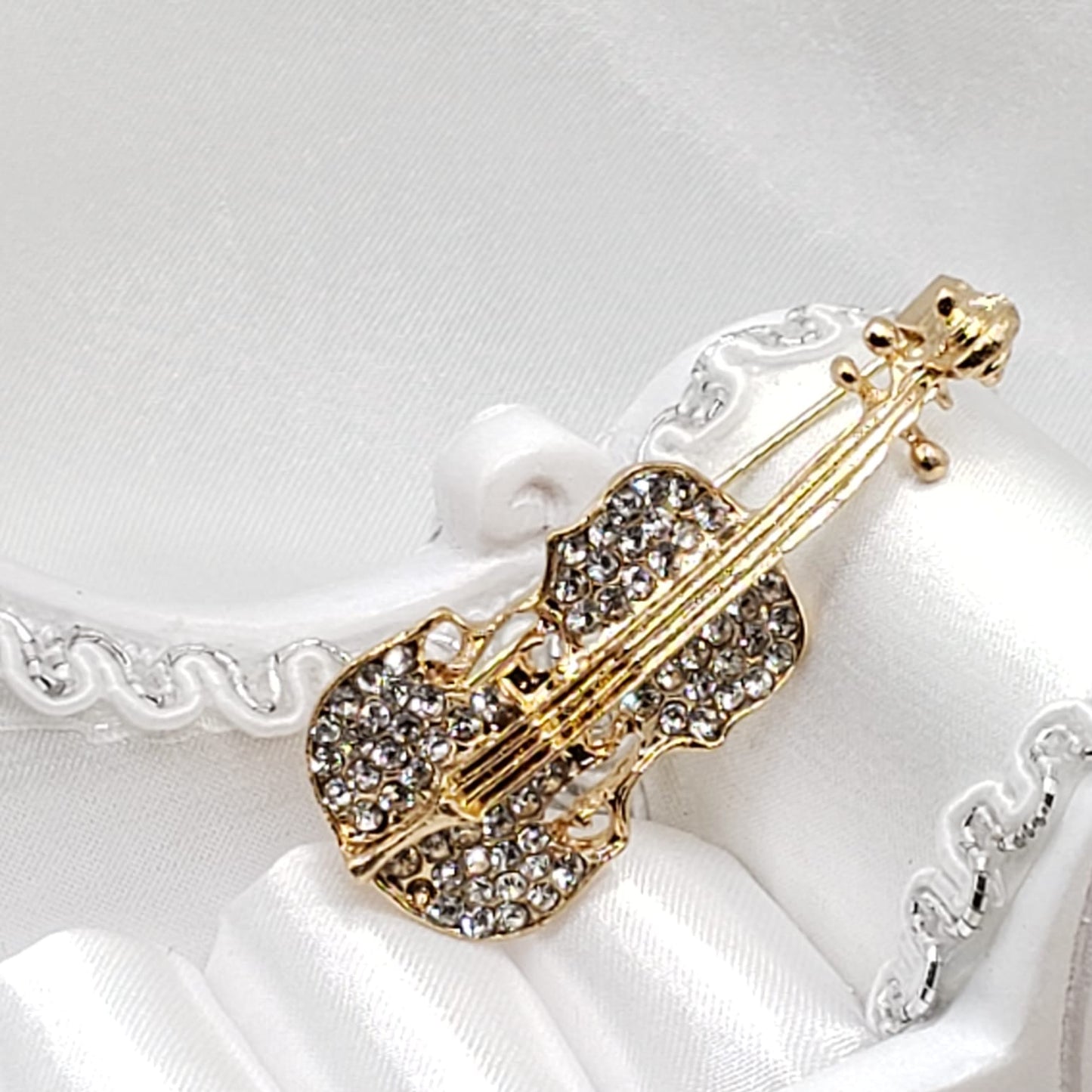 Guitar Brooche