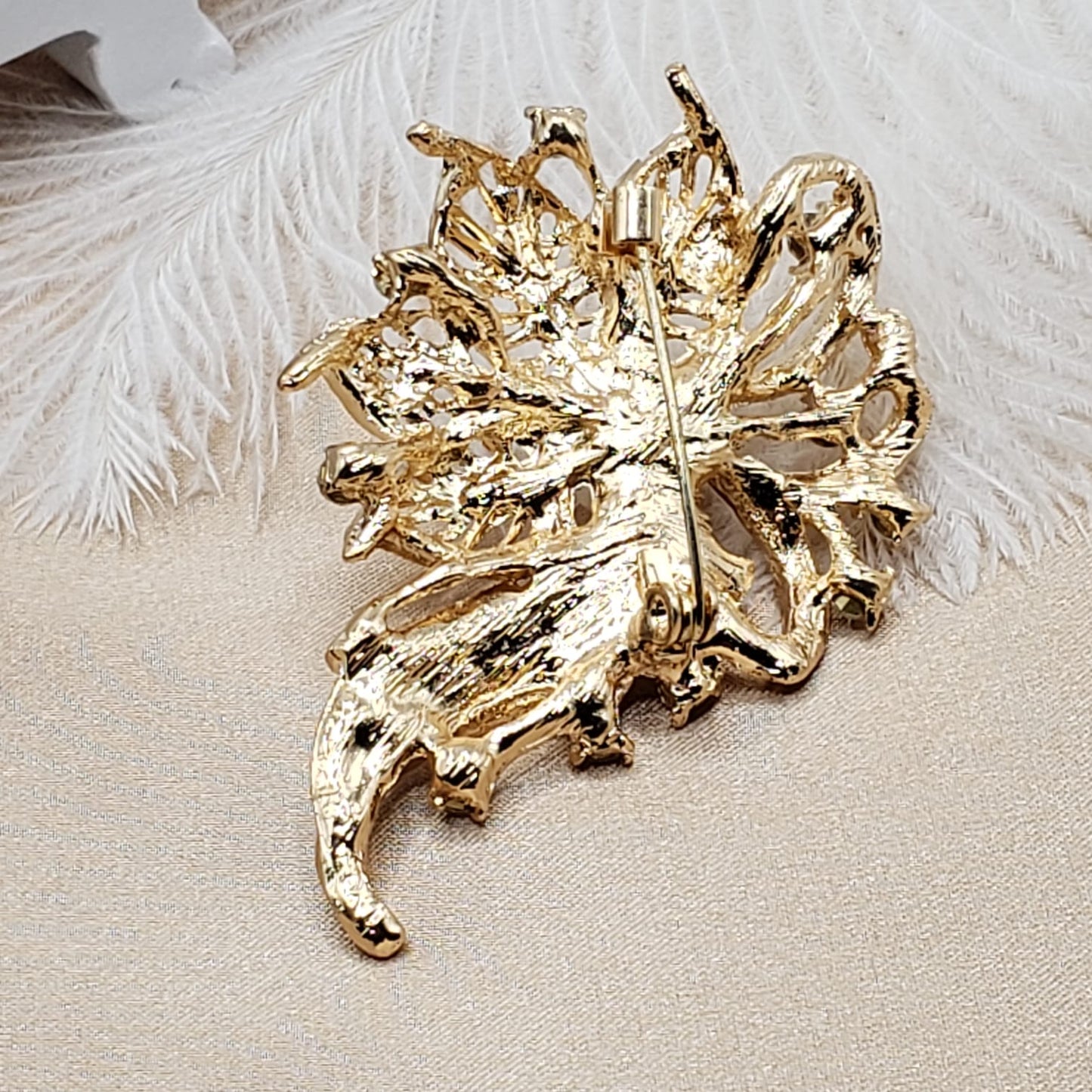 Elegant Floral Brooche