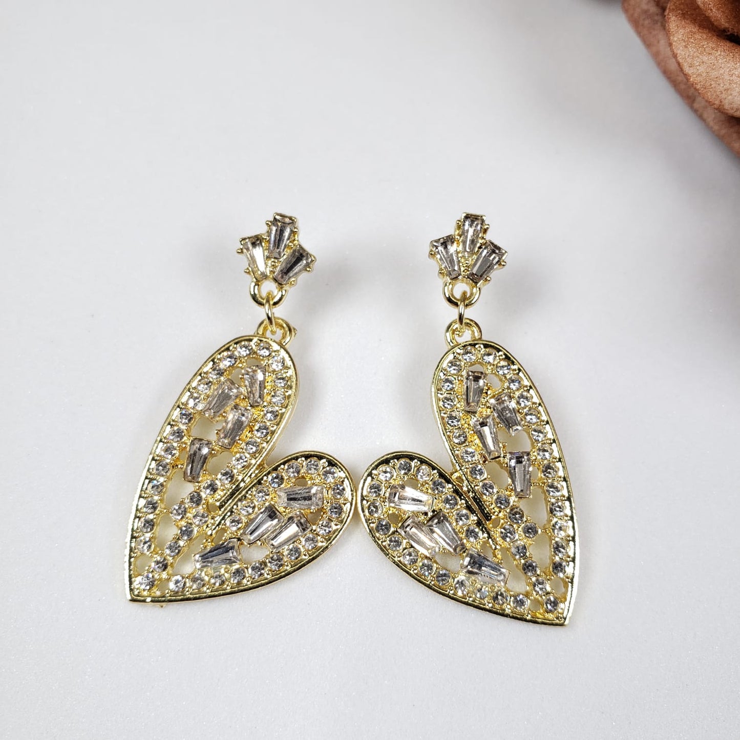 Luxury Style Lovely Heart Dangle Earrings (EDE 2302)