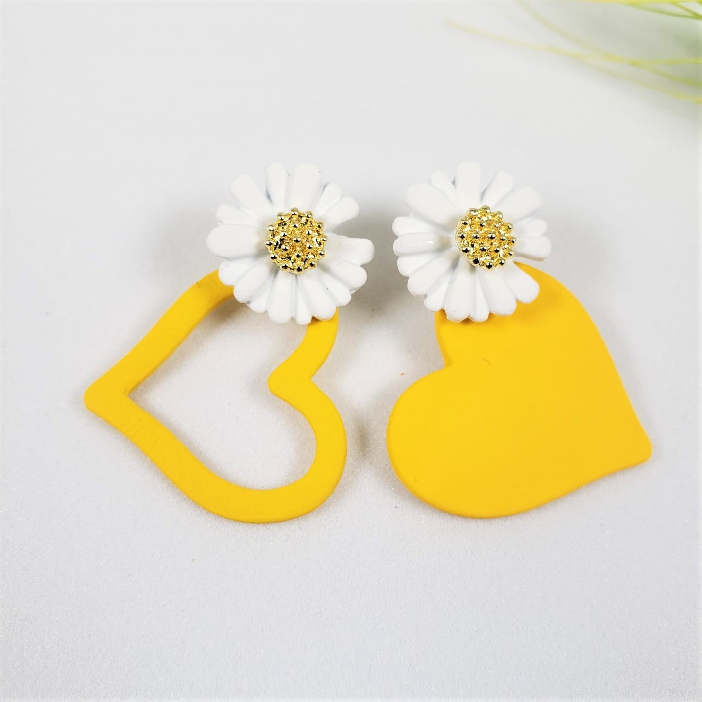 Cutie Collection Sweet Heart Dangle Earrings (EDE 2312)