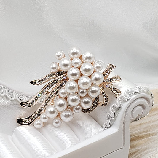 Pearl Floral Brooche