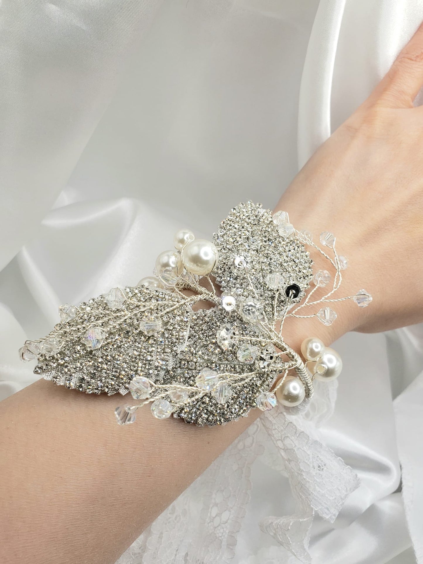 Luxury Hand Made Leaf Braided Bracelets
