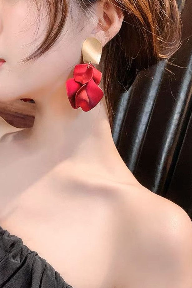 Rose Petals Dangle Earrings (EDE 2322)
